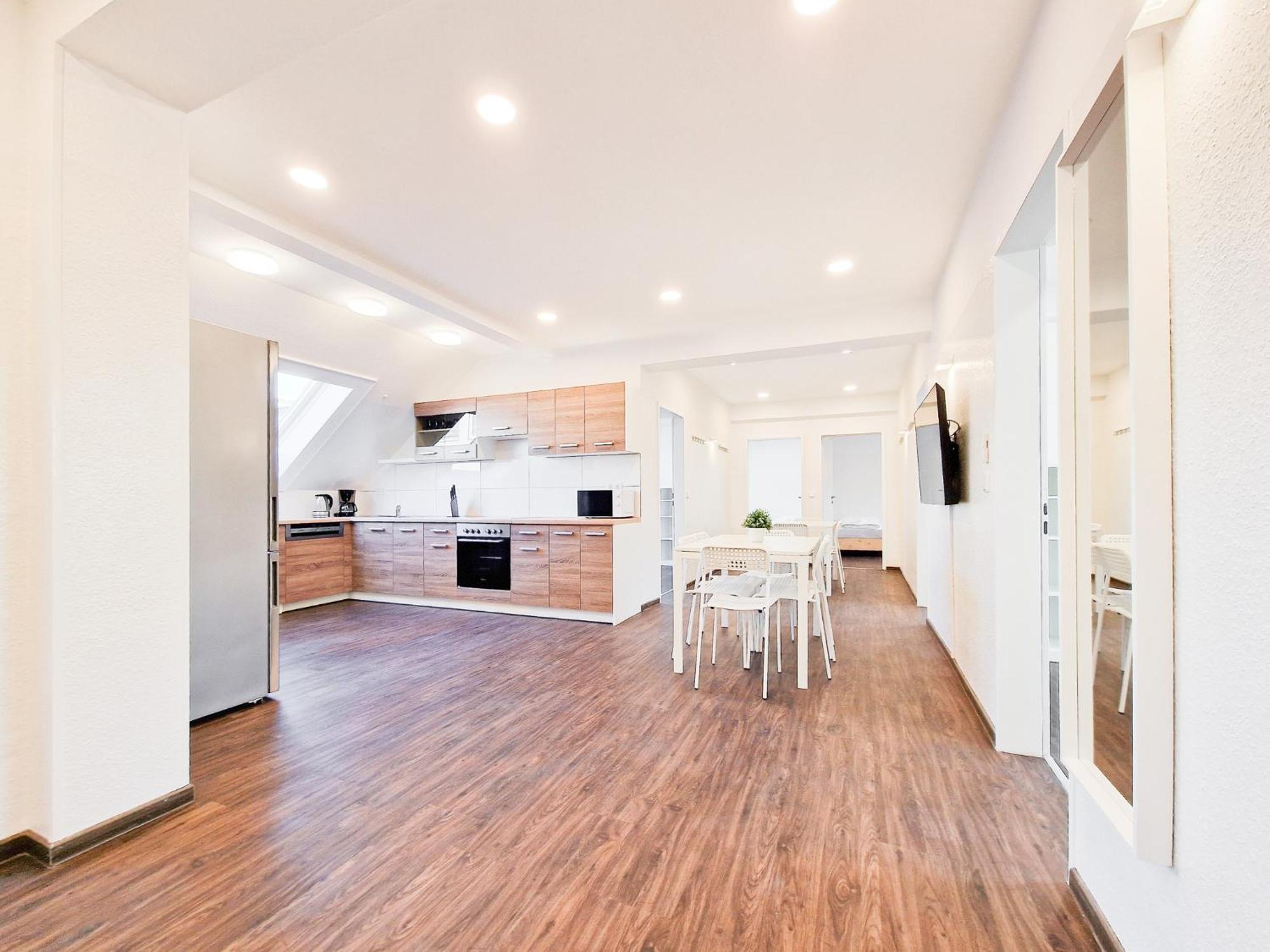 Raj Living - City Center Apartments With 5 Rooms - 10 Min Messe Dus Дюселдорф Екстериор снимка