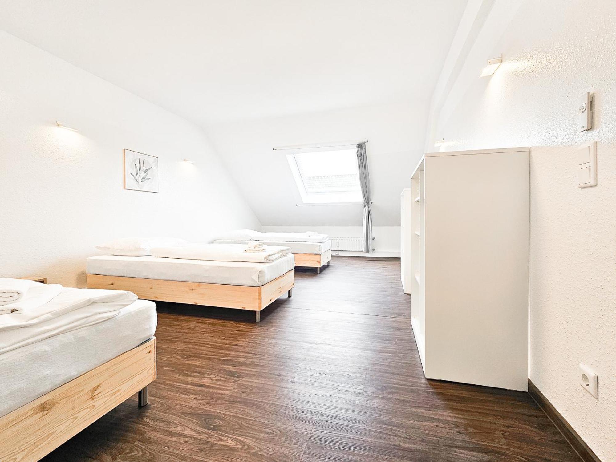 Raj Living - City Center Apartments With 5 Rooms - 10 Min Messe Dus Дюселдорф Екстериор снимка