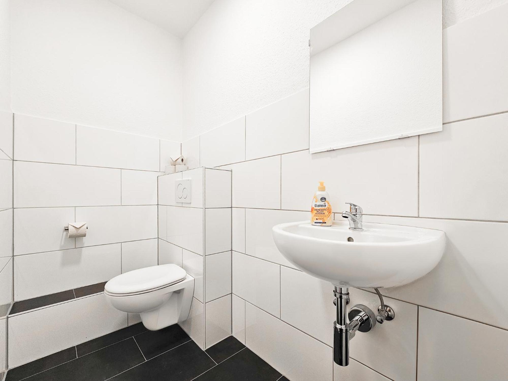 Raj Living - City Center Apartments With 5 Rooms - 10 Min Messe Dus Дюселдорф Екстериор снимка