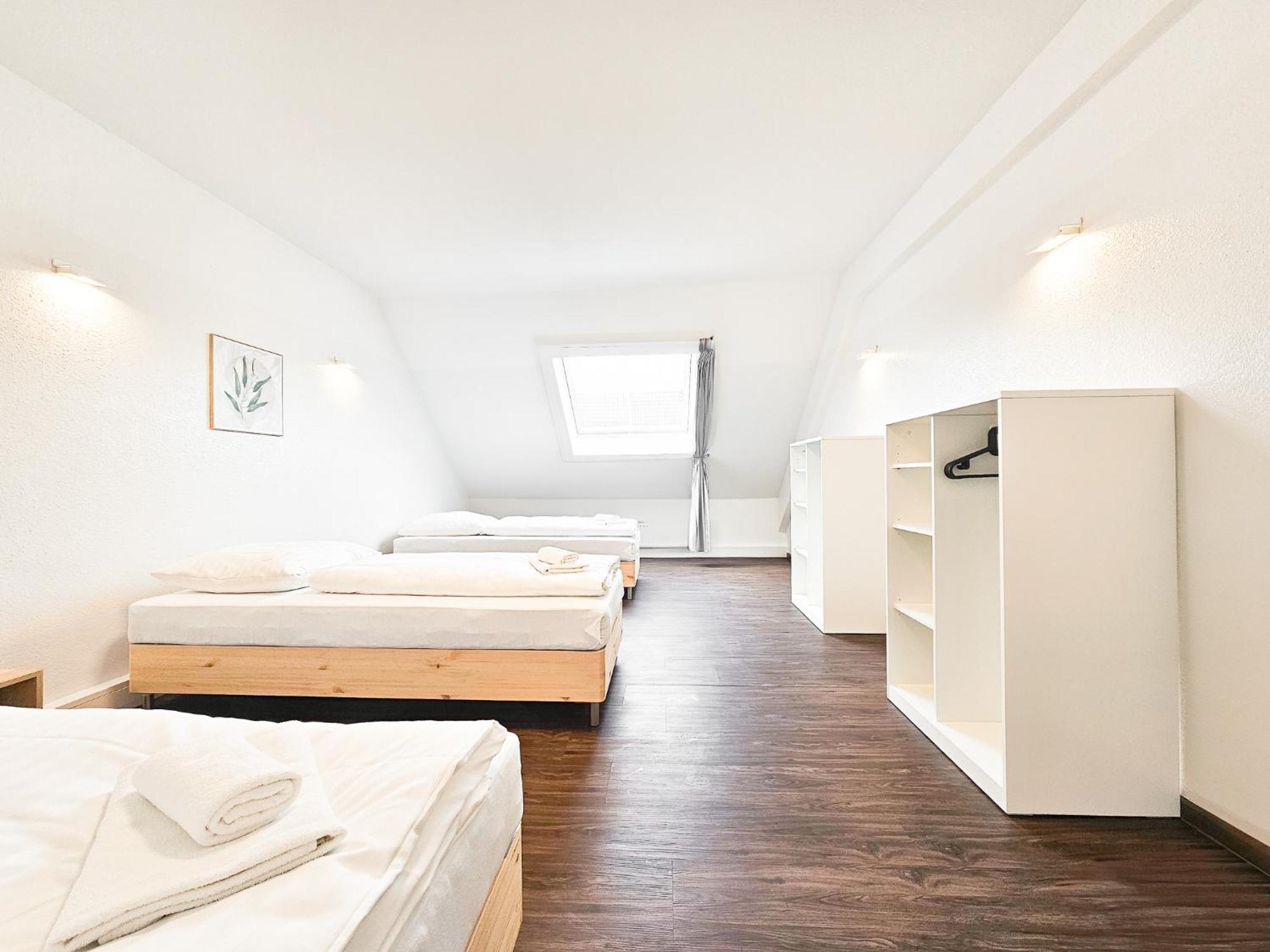 Raj Living - City Center Apartments With 5 Rooms - 10 Min Messe Dus Дюселдорф Екстериор снимка