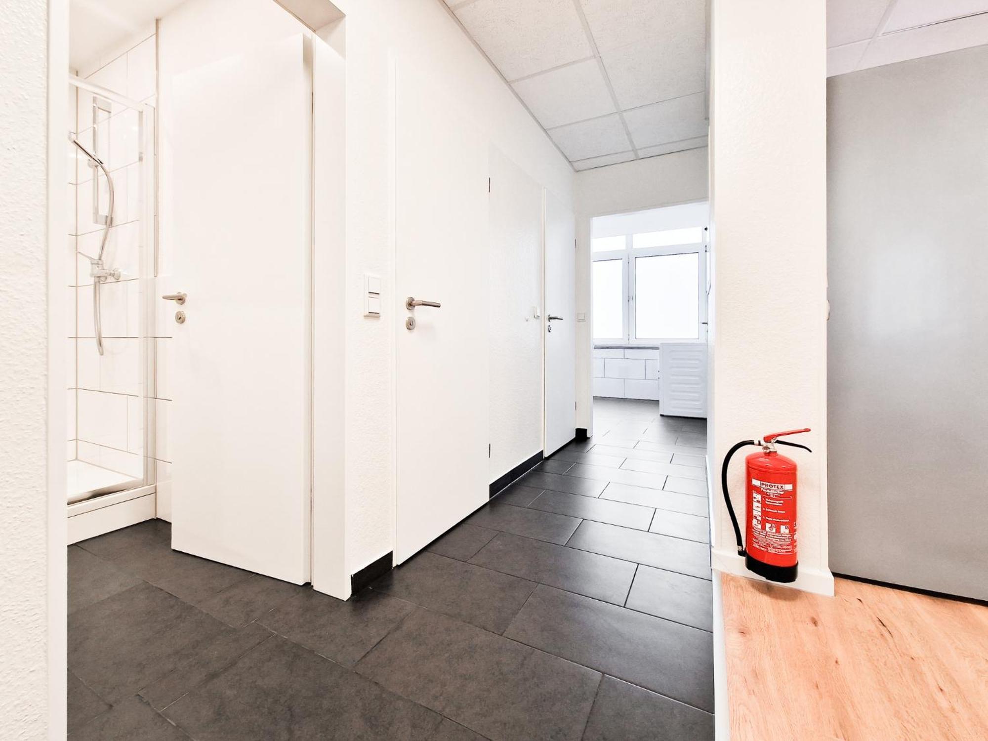 Raj Living - City Center Apartments With 5 Rooms - 10 Min Messe Dus Дюселдорф Екстериор снимка