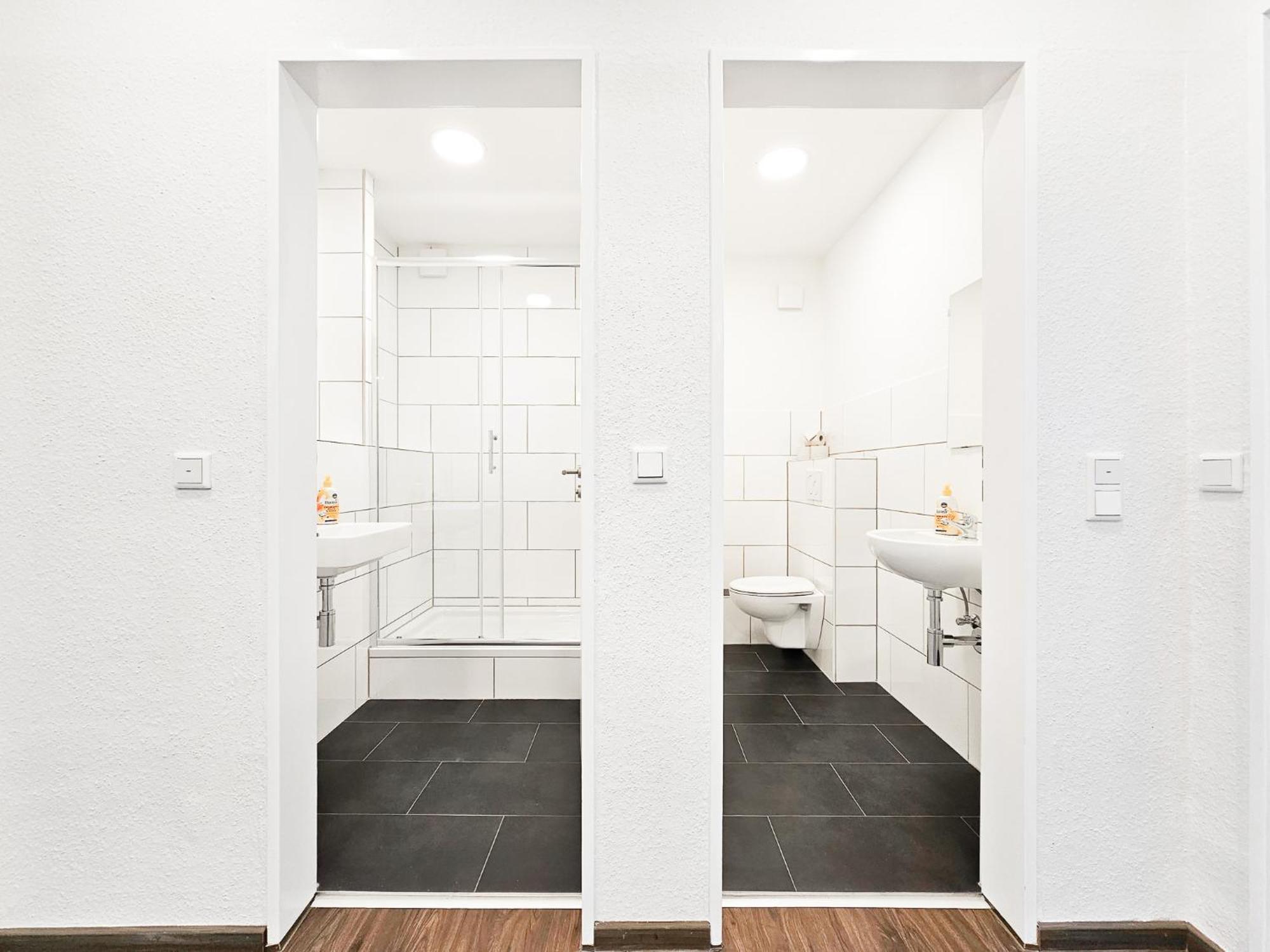 Raj Living - City Center Apartments With 5 Rooms - 10 Min Messe Dus Дюселдорф Екстериор снимка
