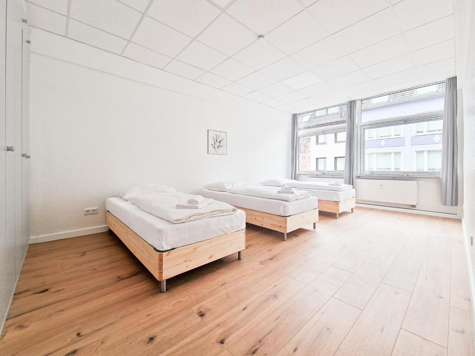 Raj Living - City Center Apartments With 5 Rooms - 10 Min Messe Dus Дюселдорф Екстериор снимка