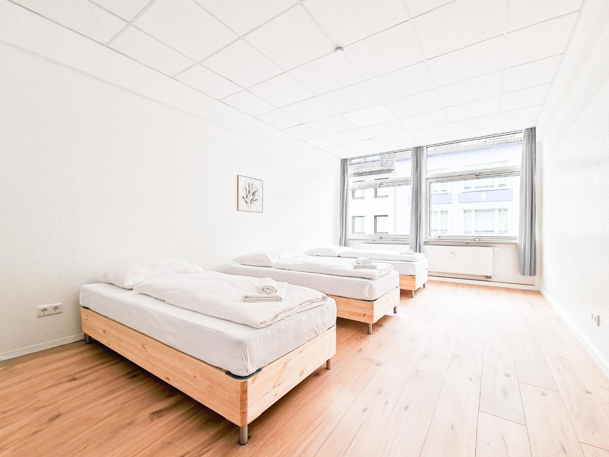 Raj Living - City Center Apartments With 5 Rooms - 10 Min Messe Dus Дюселдорф Екстериор снимка