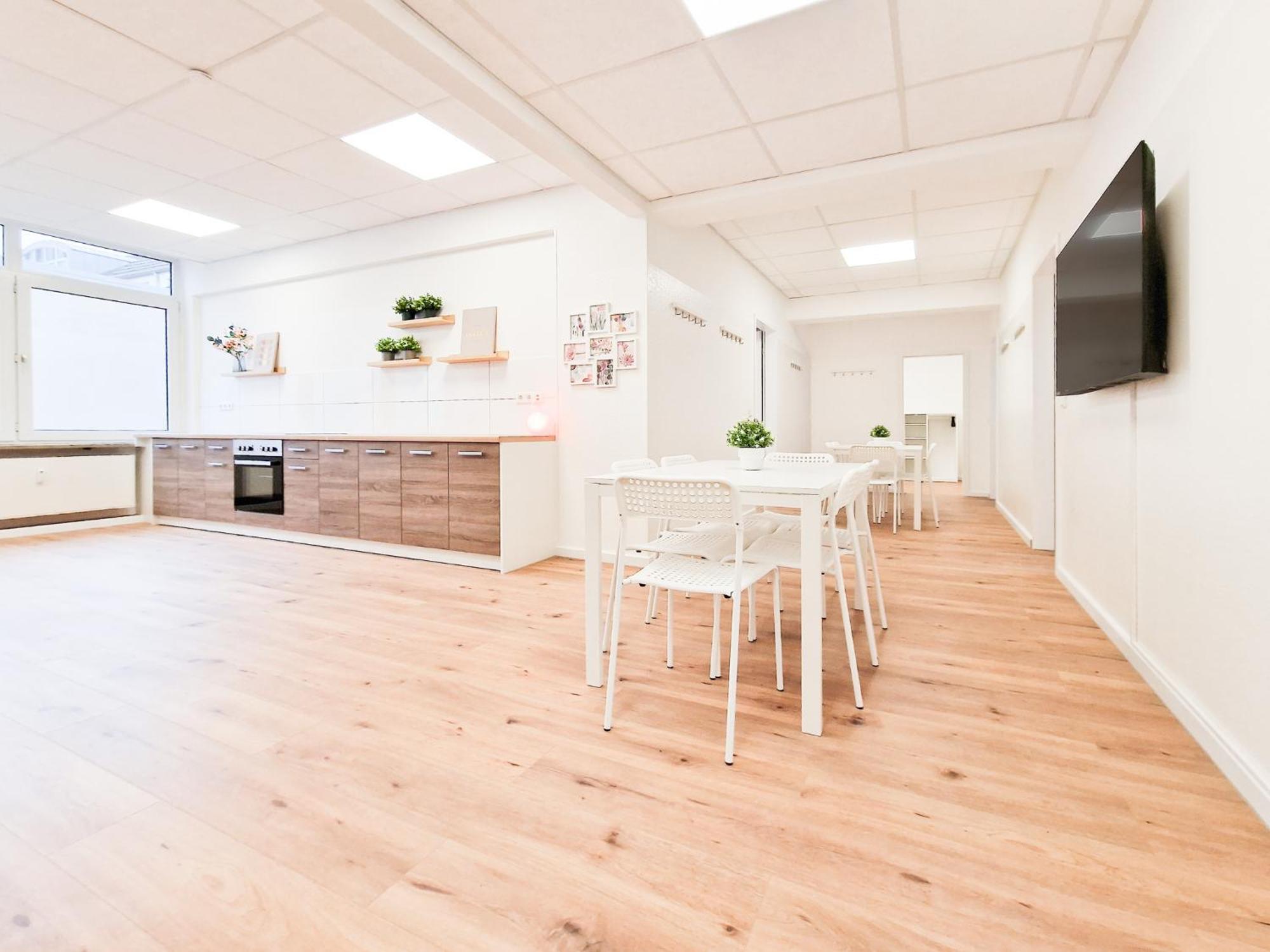 Raj Living - City Center Apartments With 5 Rooms - 10 Min Messe Dus Дюселдорф Екстериор снимка