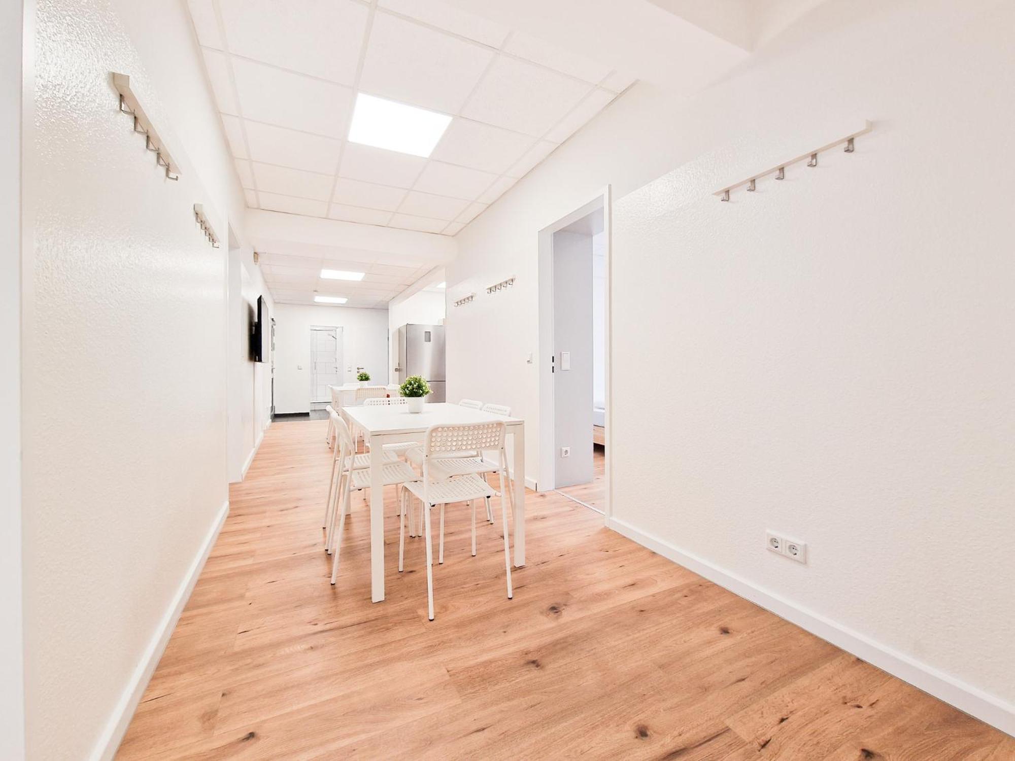 Raj Living - City Center Apartments With 5 Rooms - 10 Min Messe Dus Дюселдорф Екстериор снимка