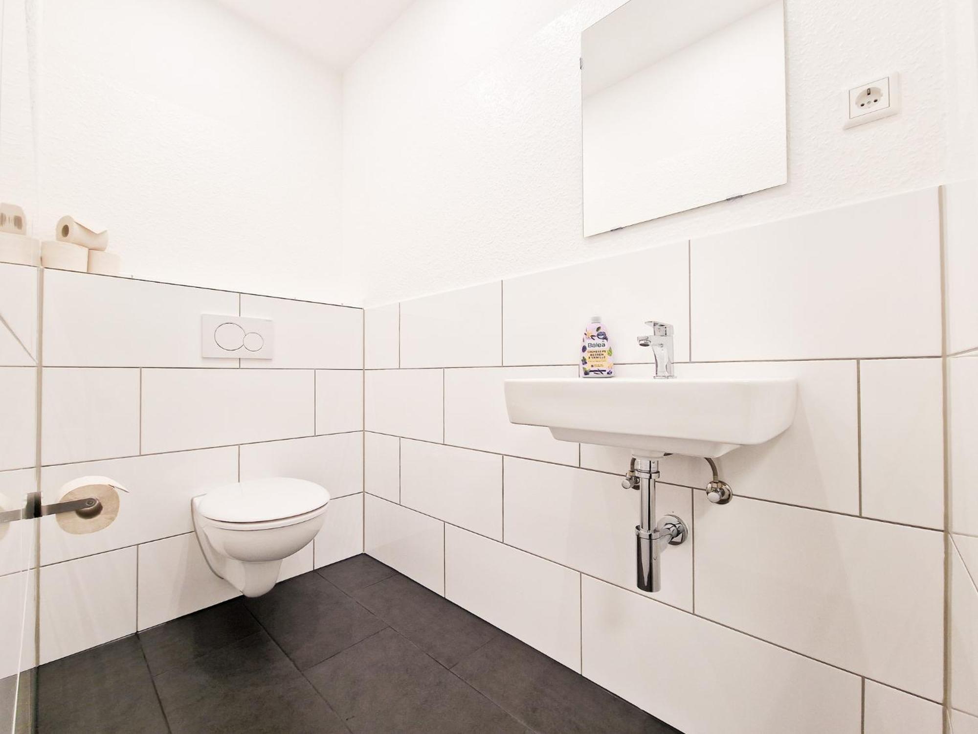 Raj Living - City Center Apartments With 5 Rooms - 10 Min Messe Dus Дюселдорф Екстериор снимка