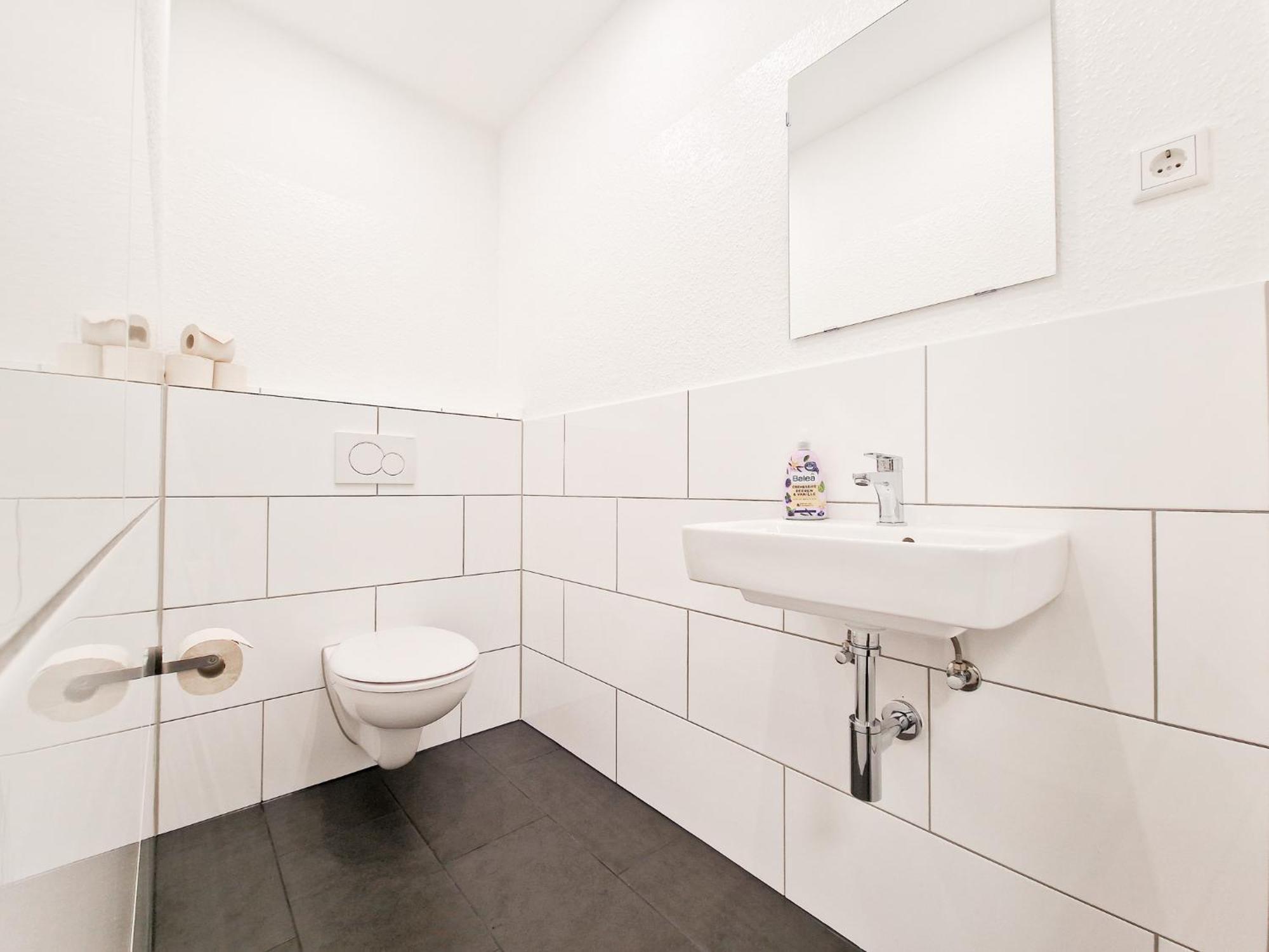 Raj Living - City Center Apartments With 5 Rooms - 10 Min Messe Dus Дюселдорф Екстериор снимка